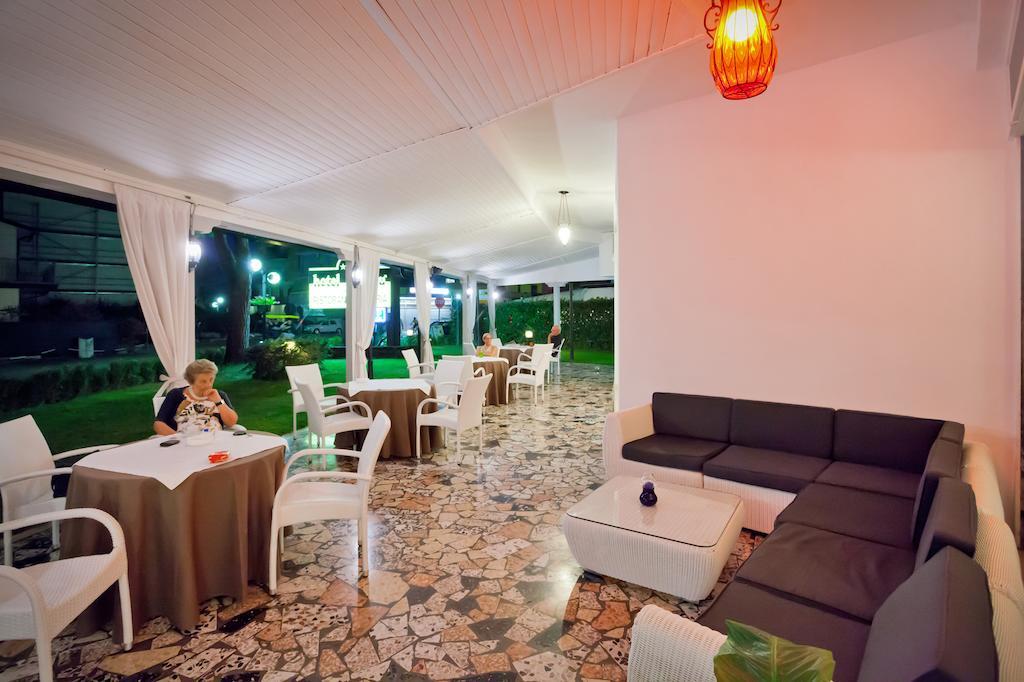 Hotel Marilu Eraclea Mare Kültér fotó