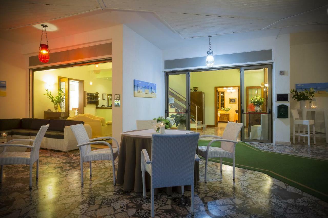 Hotel Marilu Eraclea Mare Kültér fotó