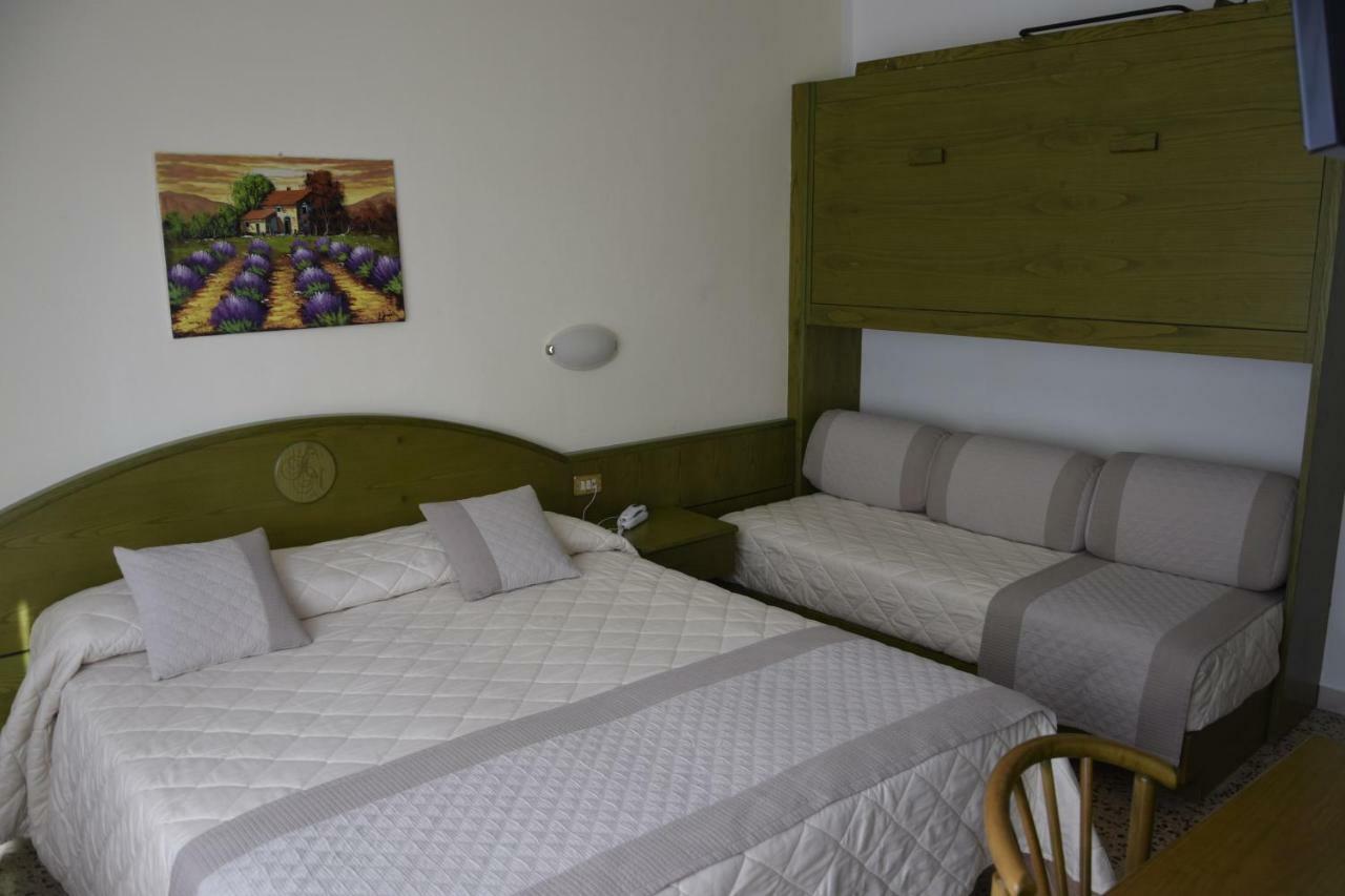 Hotel Marilu Eraclea Mare Kültér fotó